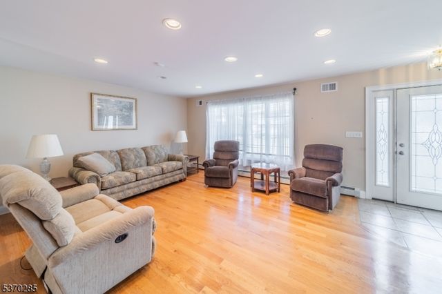 80 Harding Ave, Clark Twp., NJ 07066