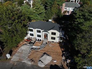 25 Macarthur Avenue, Closter, NJ 07624