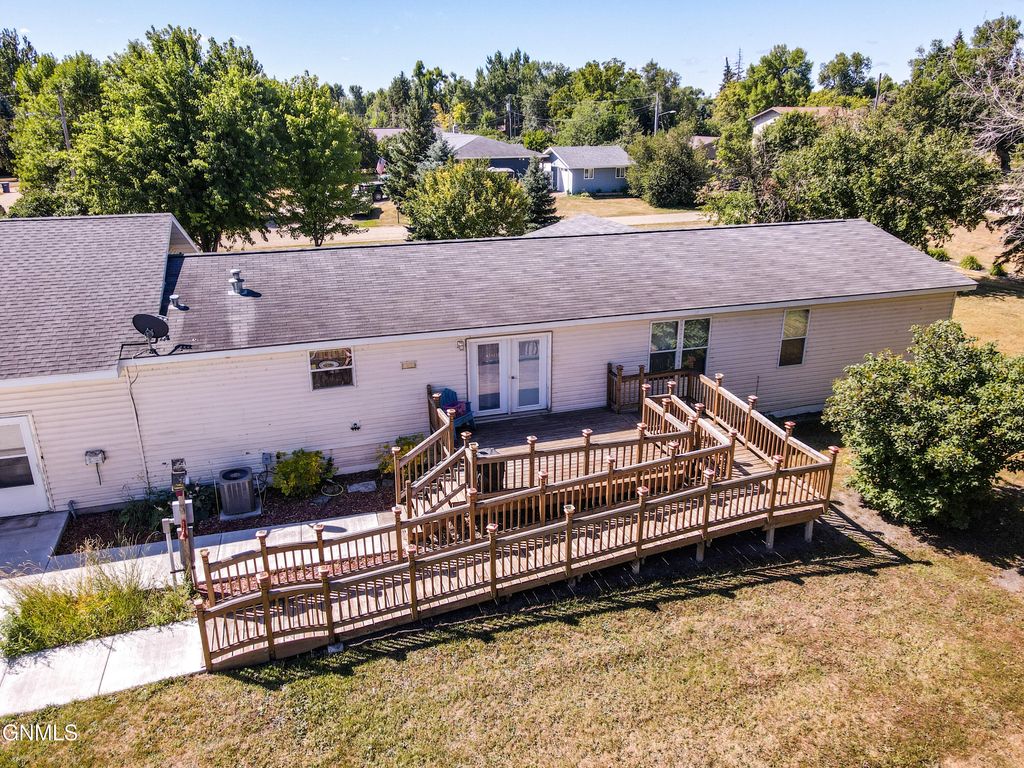 904 Ordway Street, Tower City, ND 58071 photo 5