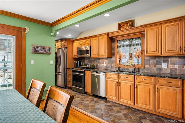 72-31 73rd Street, Glendale, NY 11385