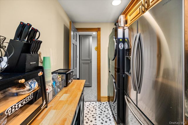 72-31 73rd Street, Glendale, NY 11385