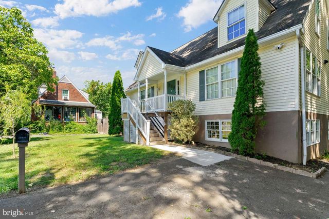 6703 OAK DR, Alexandria, VA 22306