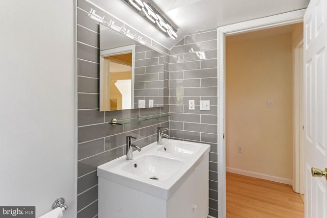 6703 OAK DR, Alexandria, VA 22306