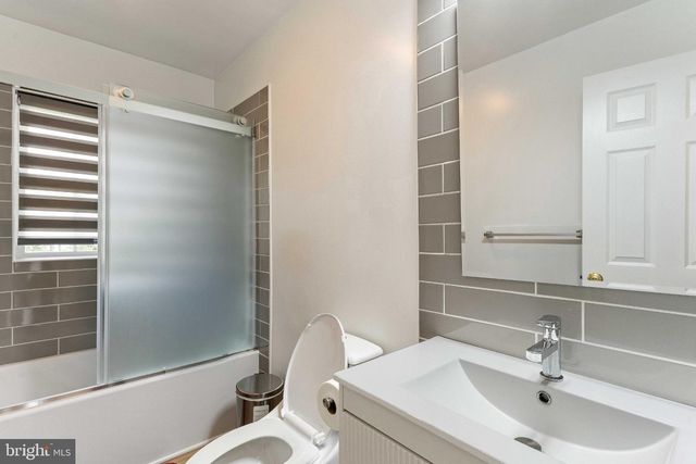 6703 OAK DR, Alexandria, VA 22306