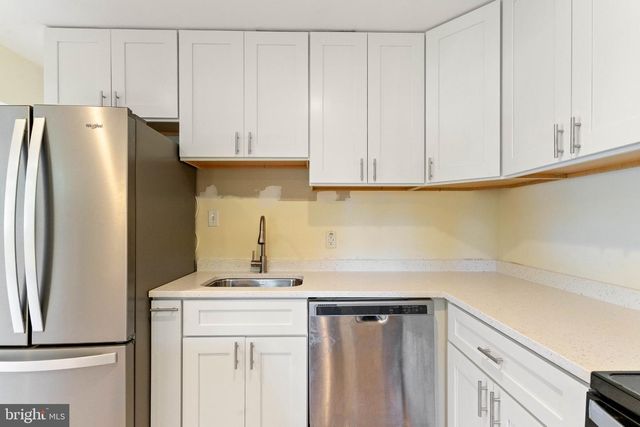 6703 OAK DR, Alexandria, VA 22306