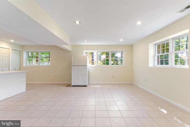 6703 OAK DR, Alexandria, VA 22306