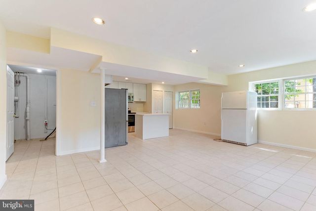 6703 OAK DR, Alexandria, VA 22306