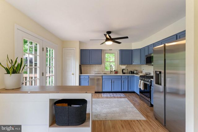 6703 OAK DR, Alexandria, VA 22306