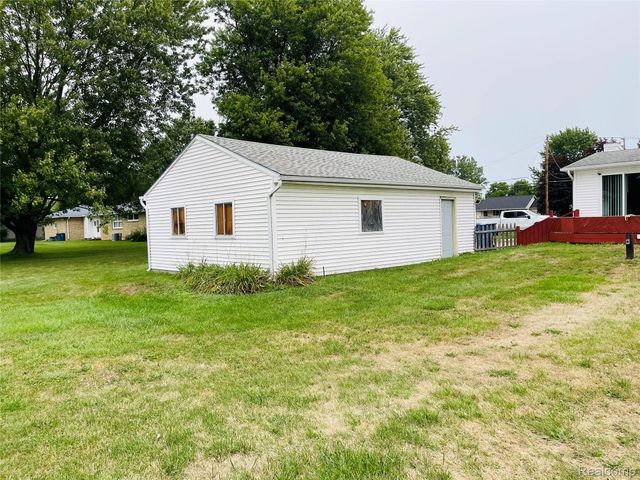 3458 Seymour Road, Clayton Charter Township, MI 48473