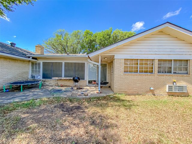 4301 Caprock Road, Abilene, TX 79606