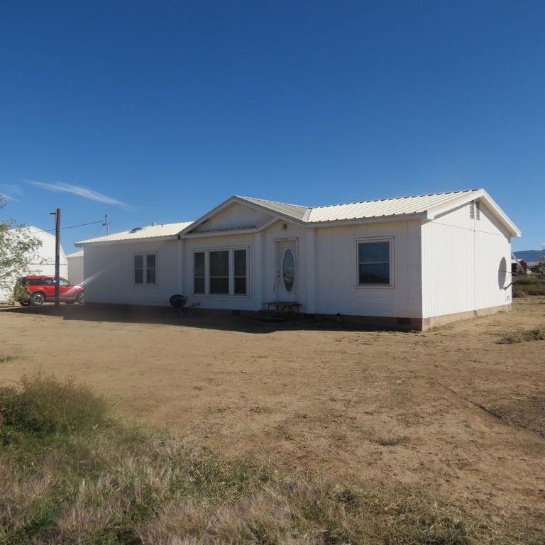 6 La Luz, Los Lunas, NM 87031