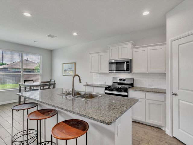 133 Hollytree Lane, Boyd, TX 76023