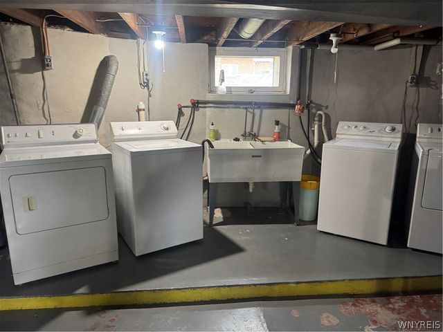 5204 Abbott Road, Hamburg, NY 14075