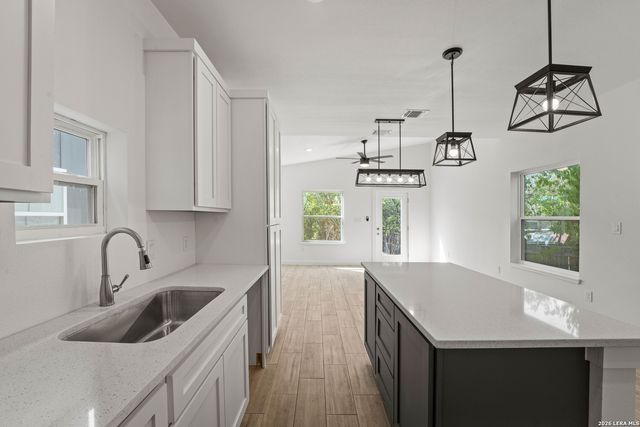 214 Cooper St UNIT A, San Antonio, TX 78210
