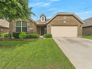 900 E Silvermoon Drive, Little Elm, TX 75068