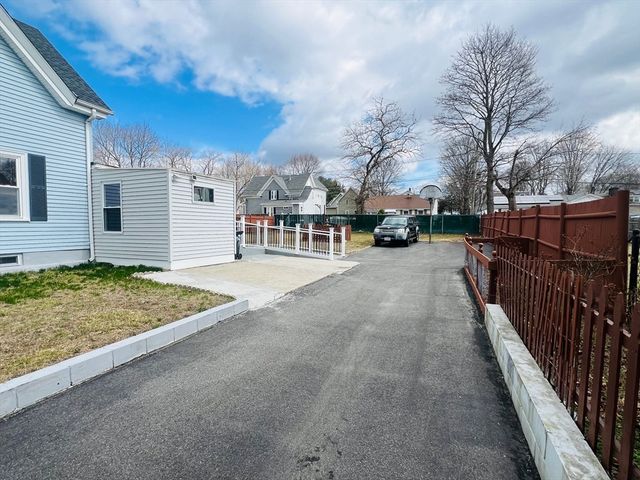 37 Taber Ave, Brockton, MA 02302