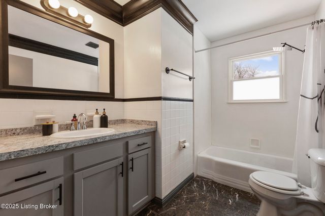 2606 Accasia Dr, Louisville, KY 40216