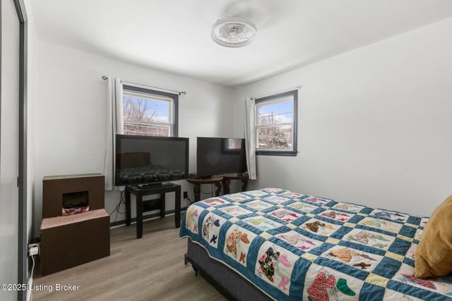 2606 Accasia Dr, Louisville, KY 40216