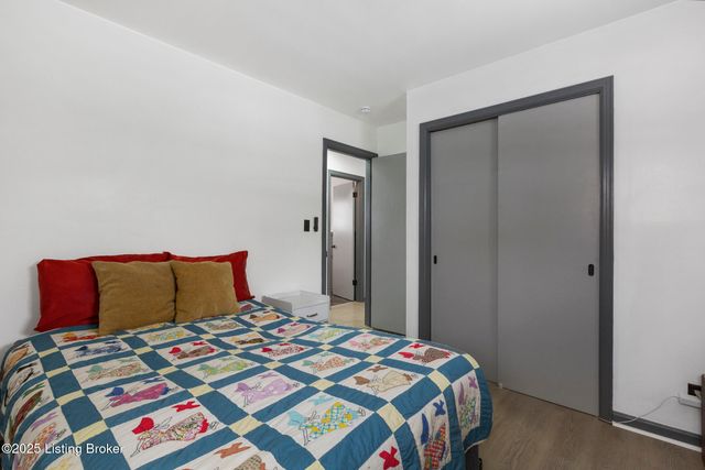 2606 Accasia Dr, Louisville, KY 40216