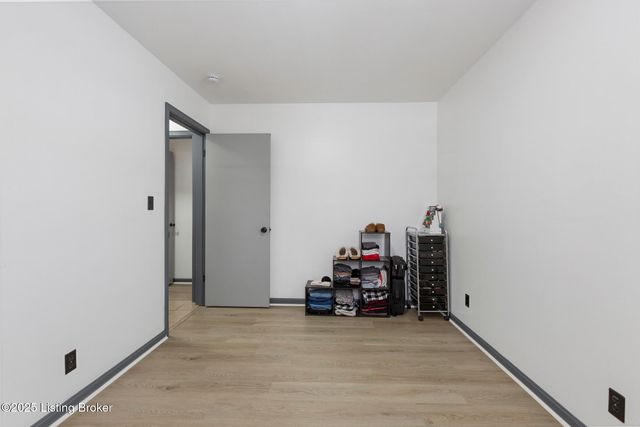 2606 Accasia Dr, Louisville, KY 40216