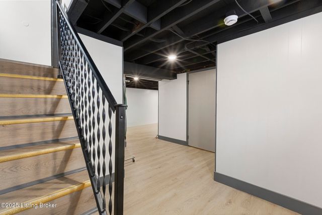 2606 Accasia Dr, Louisville, KY 40216