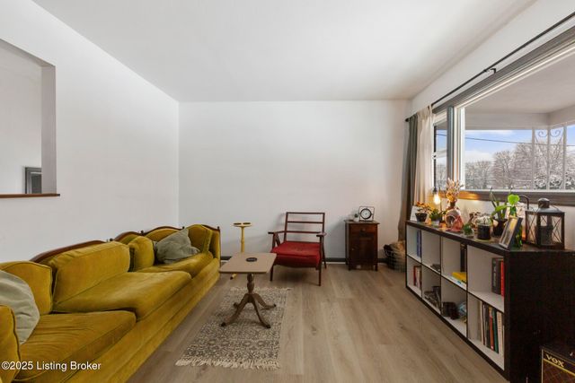 2606 Accasia Dr, Louisville, KY 40216