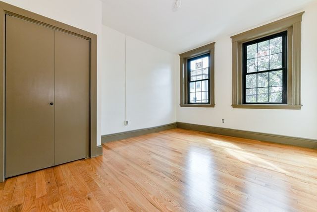 55 Plymouth St 4, Cambridge, MA 02141