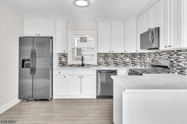 162 Smith St, Elizabeth City, NJ 07201