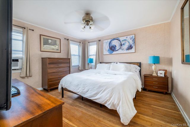 31 Alden Court, Malverne, NY 11565