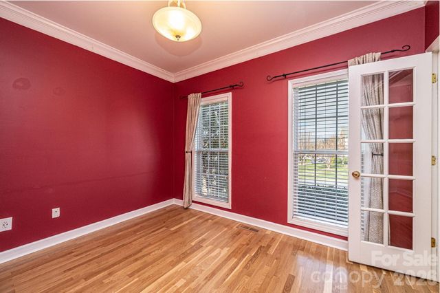 5045 Old River Drive, Hickory, NC 28602