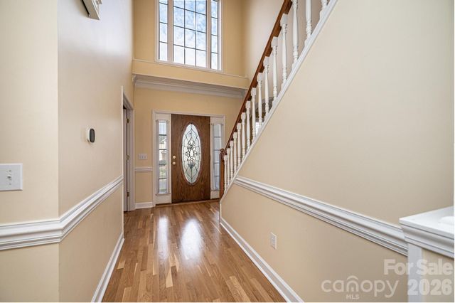 5045 Old River Drive, Hickory, NC 28602