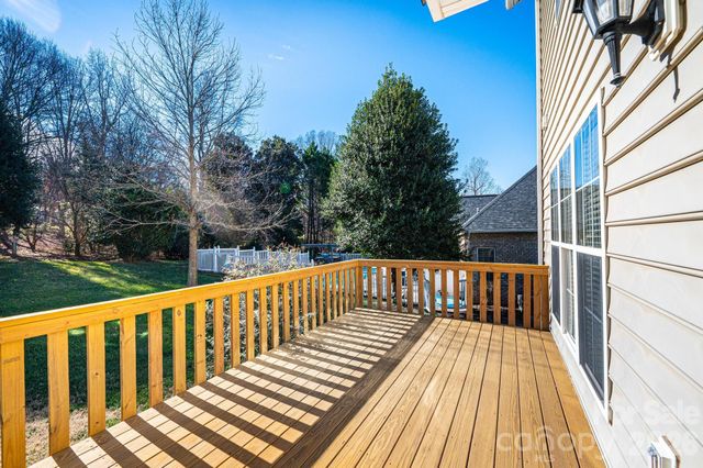 5045 Old River Drive, Hickory, NC 28602