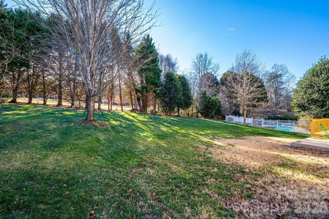 5045 Old River Drive, Hickory, NC 28602