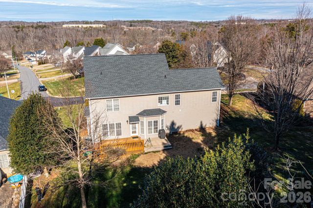 5045 Old River Drive, Hickory, NC 28602