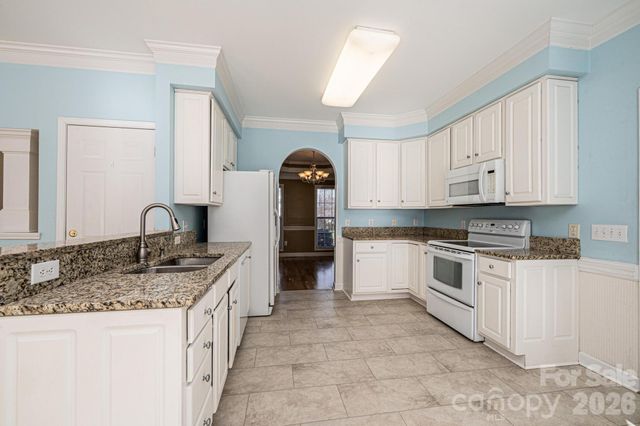 5045 Old River Drive, Hickory, NC 28602