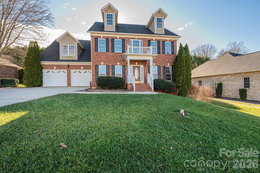 5045 Old River Drive, Hickory, NC 28602