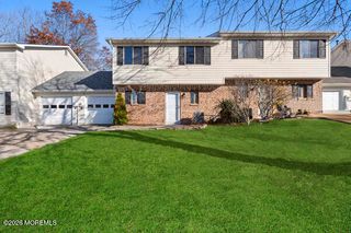 7 Tracey Court, Howell, NJ 07731