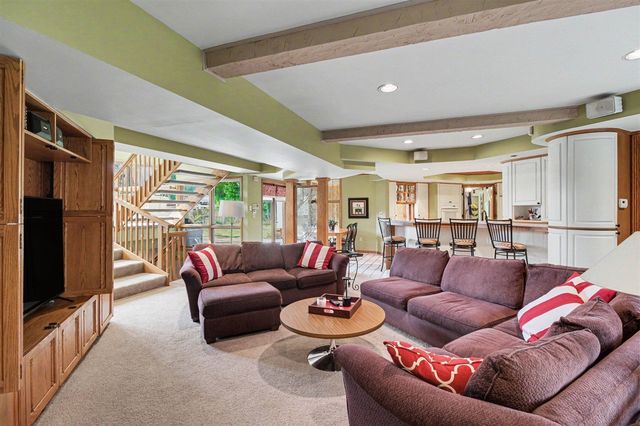 460 E Long Lake Road, Bloomfield Hills, MI 48304