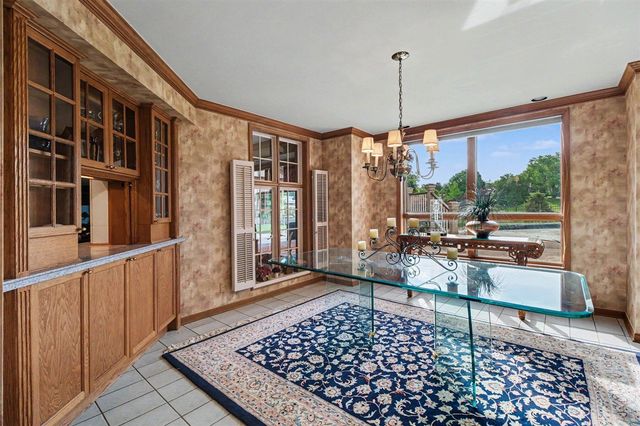 460 E Long Lake Road, Bloomfield Hills, MI 48304
