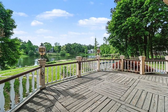 460 E Long Lake Road, Bloomfield Hills, MI 48304