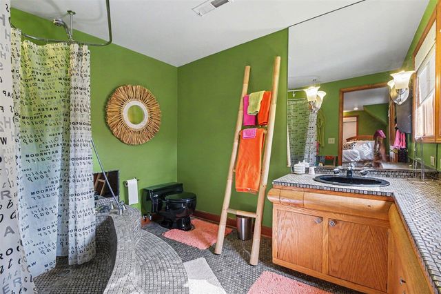 460 E Long Lake Road, Bloomfield Hills, MI 48304