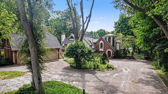 460 E Long Lake Road, Bloomfield Hills, MI 48304