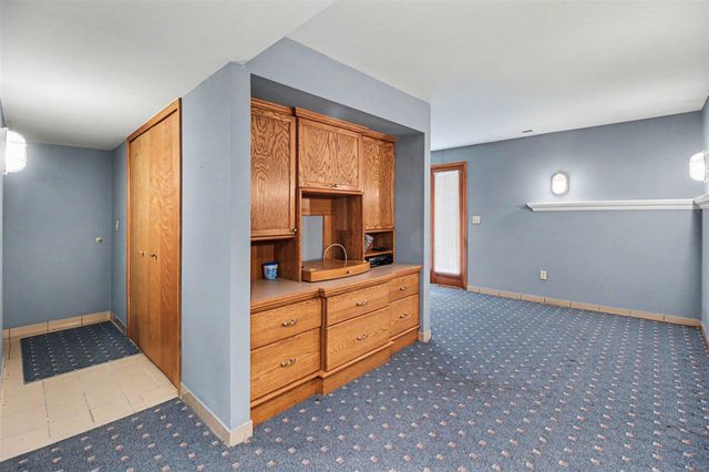 460 E Long Lake Road, Bloomfield Hills, MI 48304