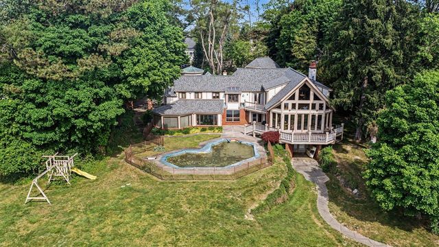 460 E Long Lake Road, Bloomfield Hills, MI 48304
