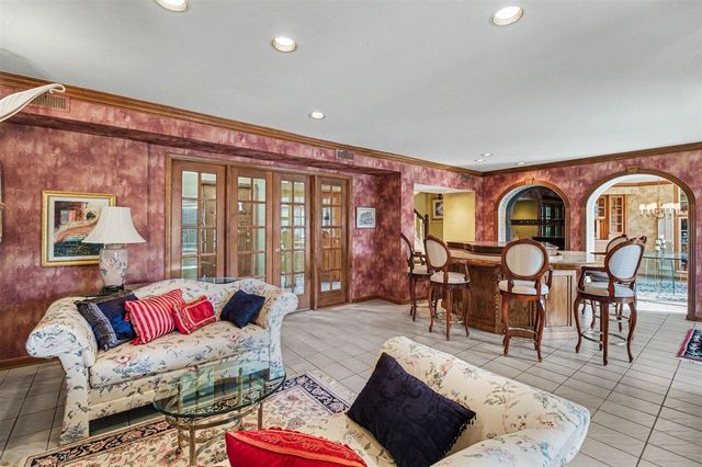 460 E Long Lake Road, Bloomfield Hills, MI 48304