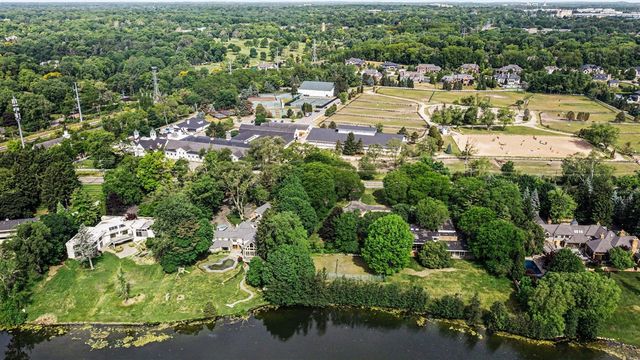 460 E Long Lake Road, Bloomfield Hills, MI 48304