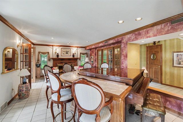 460 E Long Lake Road, Bloomfield Hills, MI 48304