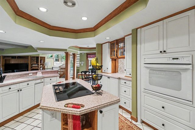 460 E Long Lake Road, Bloomfield Hills, MI 48304