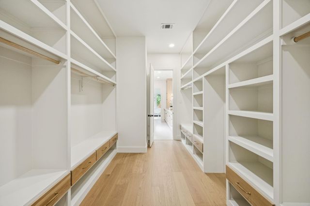 6244 Richmond Avenue, Dallas, TX 75214