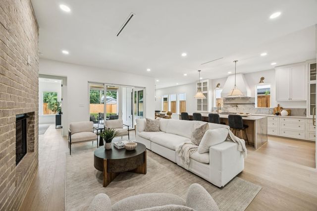 6244 Richmond Avenue, Dallas, TX 75214